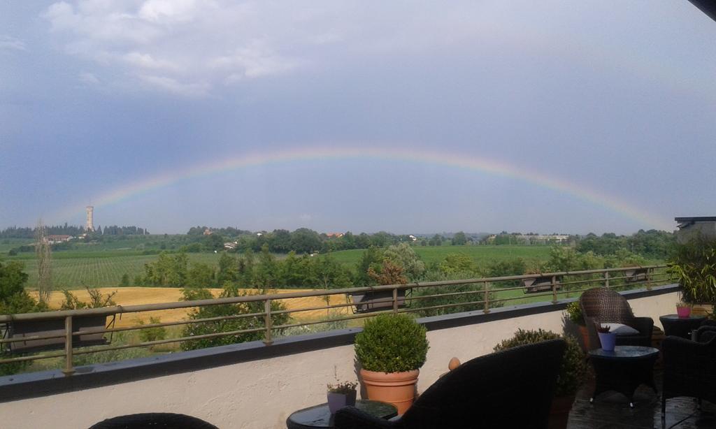 Monte Maino Bed & Breakfast Desenzano del Garda Exterior foto